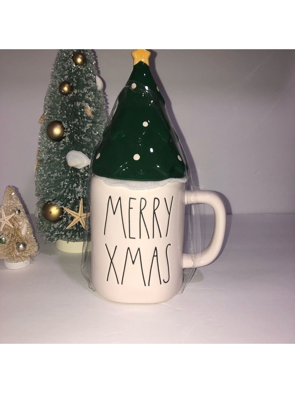 FIRM! NWT Rae Dunn Merry Xmas topper mug